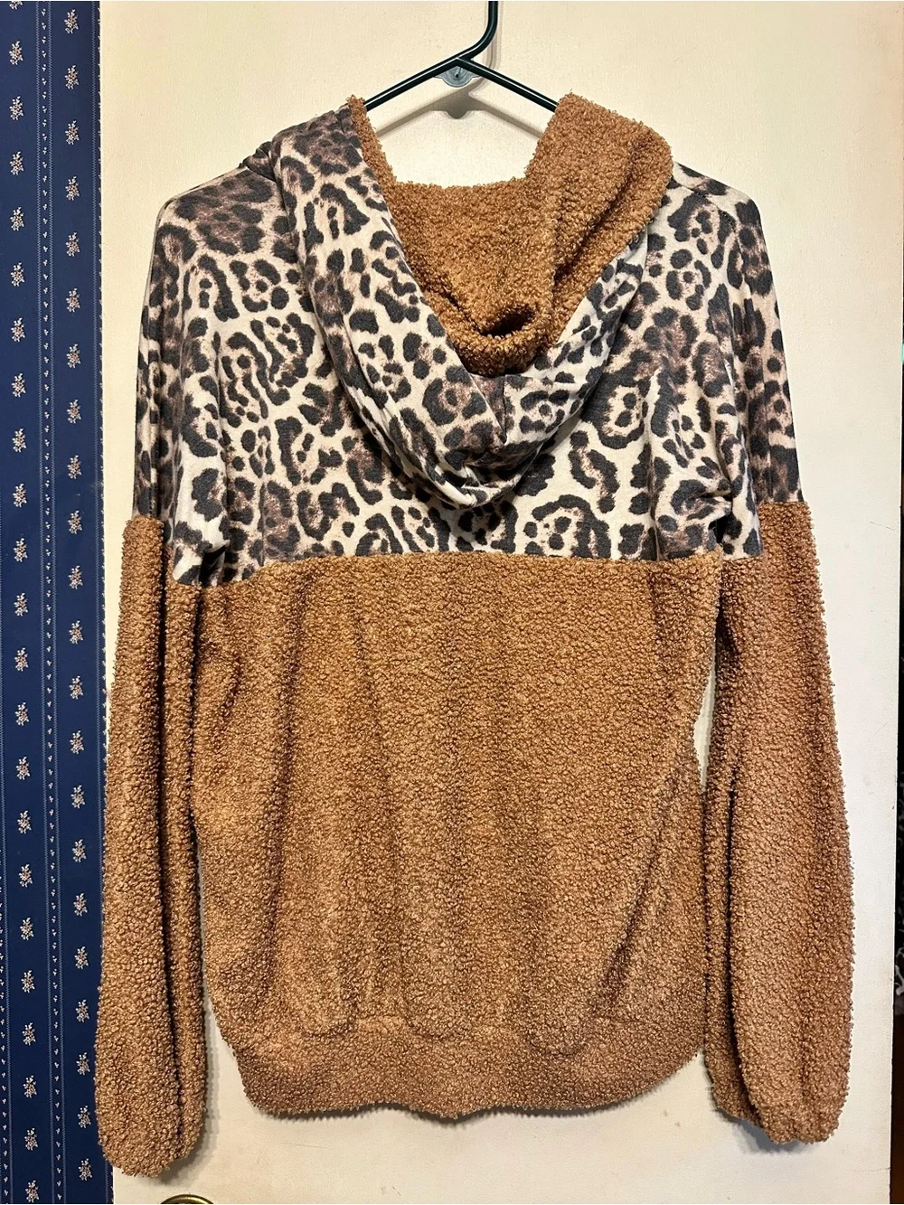 Cozy Leopard Colorblock Sherpa Hoodie - Brown